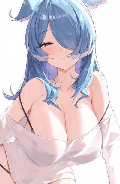 Elira's bouncing boobs