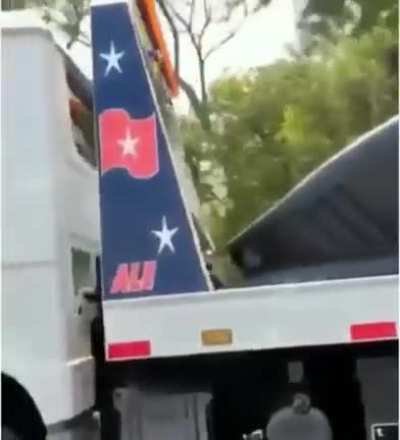 New towing company looks weird...