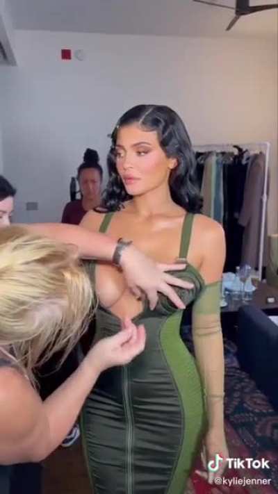 Even more cleavage