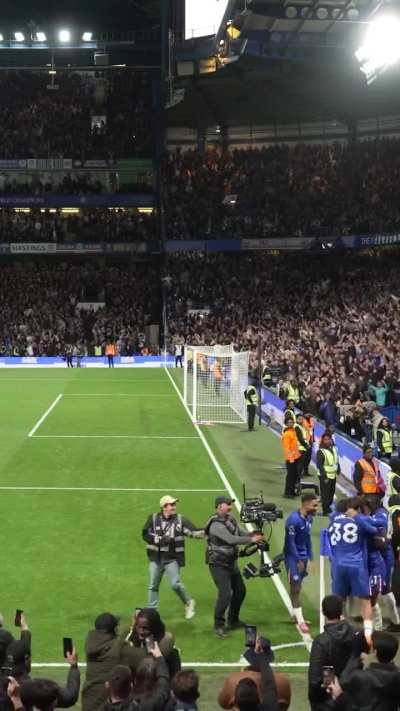 1&ordm; gol de Estev&atilde;o na Premier League! Logo o gol da vit&oacute;ria aos 95' contra o Liverpool. DE ARREPIAR!