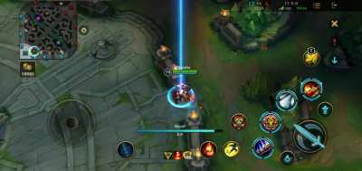 For those who may still don't know about it, Wukong can make his clone "recall" and make a good juke / distraction.