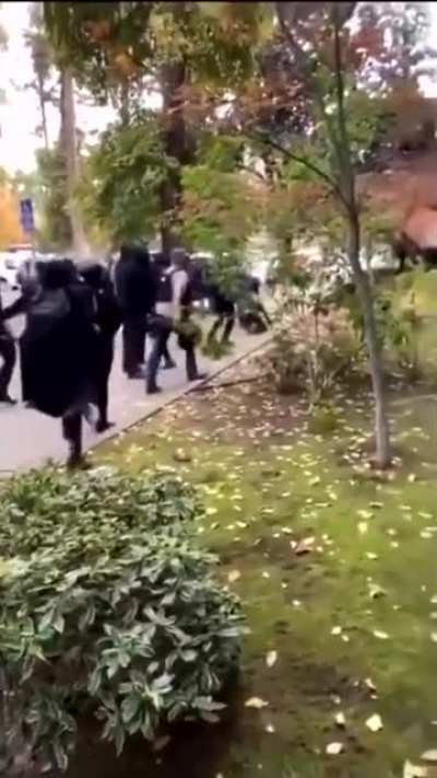 Sacramento: Antifa beating on a man and a woman. The streamer begins to chant &lsquo;we didn&rsquo;t see shit&rsquo; at the end after recording.