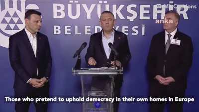 &Ouml;zg&uuml;r &Ouml;zel konuşması İngilizce altyazılı