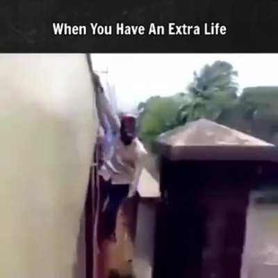 Stunts in Local train in Mumbai (India)