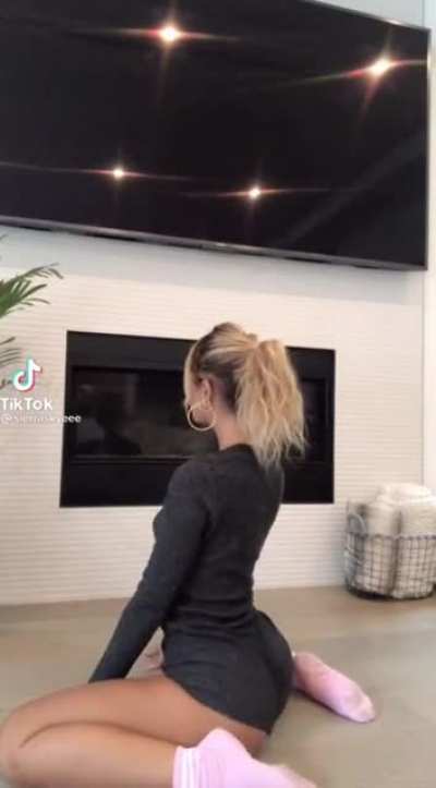 Sierra Skye white girl twerk