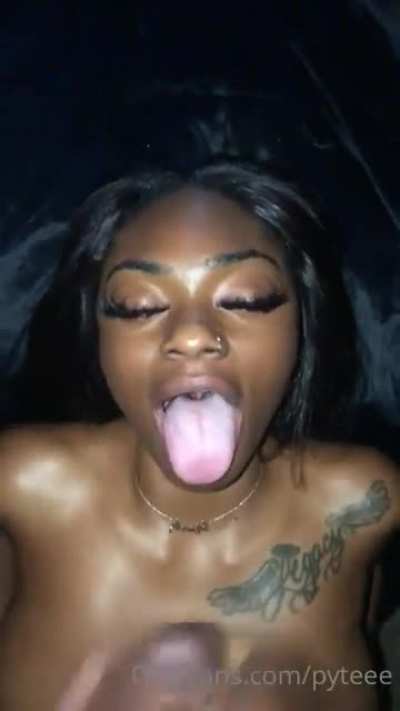 Go to comment and click link for over 500 full sextapes and models folders