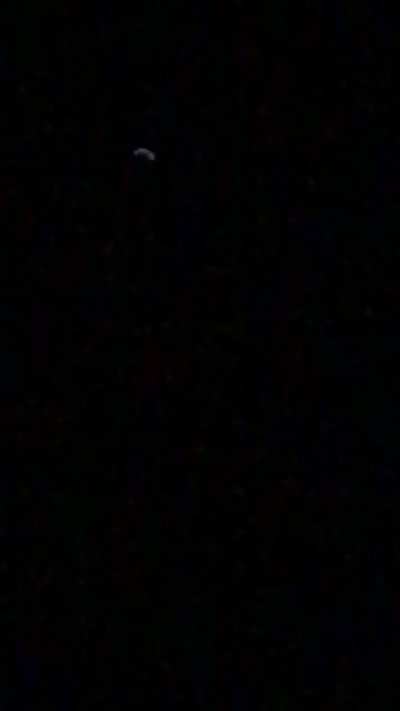 10:43-11:15 January 18 (just now) saw a ufo and I&rsquo;m actually tripping myself out rn idk what to do. I&rsquo;ve been rewatching the video for the past hour