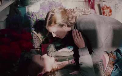 Lena Headey &amp;amp; Piper Perabo