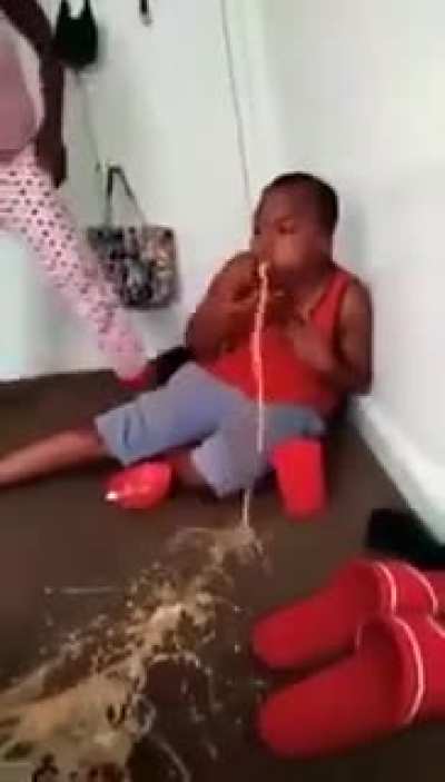 &Eacute; meio nojento quem n&atilde;o quiser n&atilde;o olha