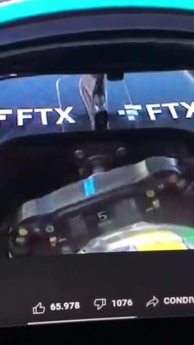 Lewis&rsquo; steering wheel moves a bit like DAS style. Onboard taken from yesterday&rsquo;s sprint race while overtaking Gasly on lap 17. Is this movement normal?
