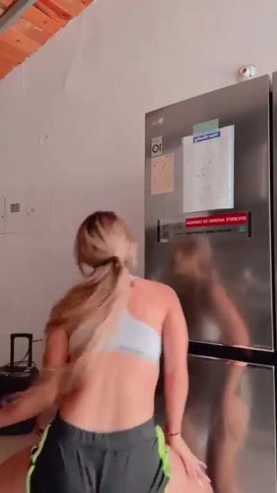 @EmnyTwerking