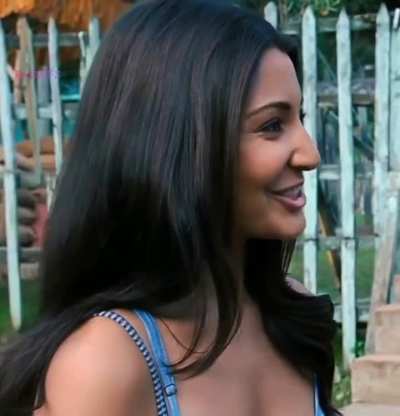 Cleavage bhabhi 