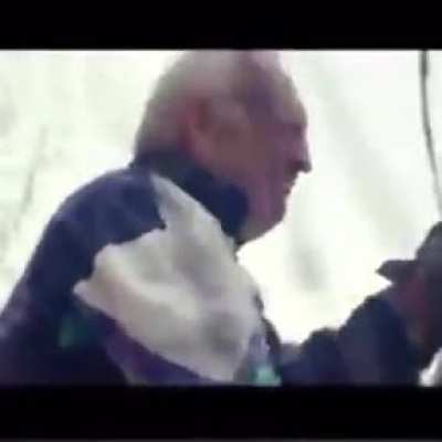 Только не надо тут сопли разводить под видео
