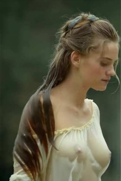 Noemie Schmidt