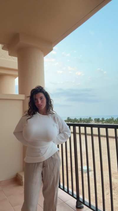 Swinging Sweater Meat