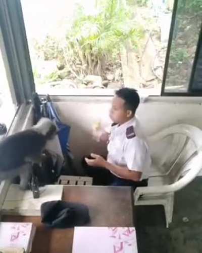 Security Guard getting robbed