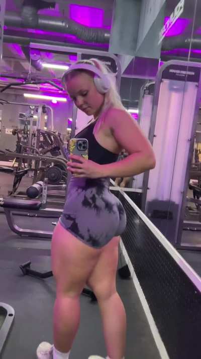 Avalynn Rose (@_mommymewtwo)