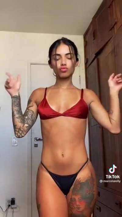 Divine Latina 👀