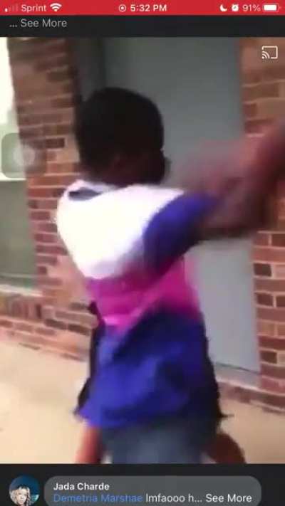 He clucking his ass LMFAOOOOO