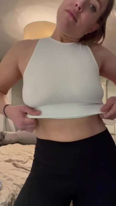 Let&rsquo;s all appreciate a classic, no-frills Titty [drop]