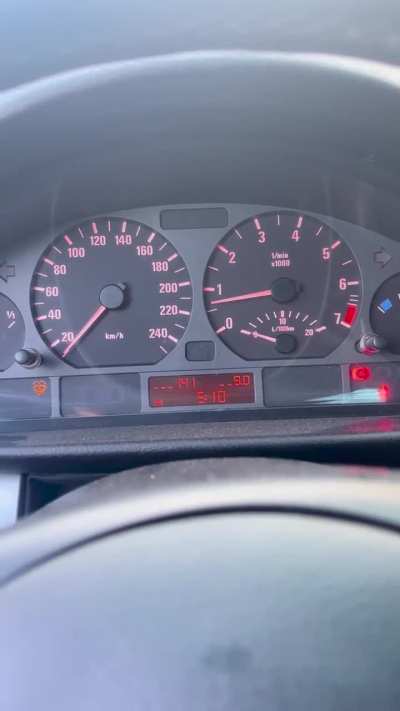 Is this kind of voltage drop normal when using windows/radio?