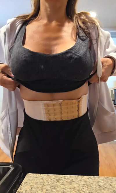 A good mommy sends you boob teases.