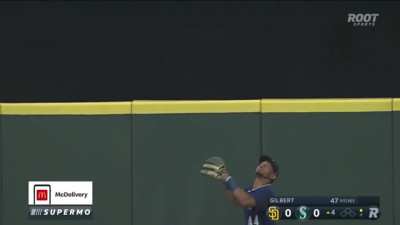 Julio Rodriguez casually robs a HR from Tatis