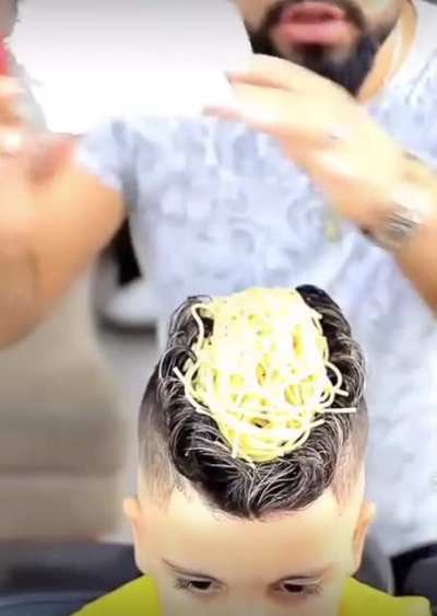 Eating spaghetti off a child&rsquo;s head