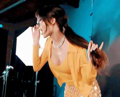 Cleavage in yellow