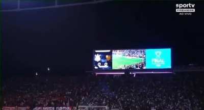 Pode a torcida terceirizada cantando mais alto que a fiel na pr&oacute;pria casa deles???