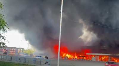 Ru pov: The burning shopping mall "Galaktika" in Donetsk