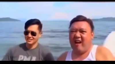 Harry Roque lol..    "Sa iyong ngiti ako'y nahuhumaling"-Ronnie Liang