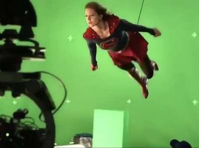 Melissa Benoist - Supergirl BTS S1