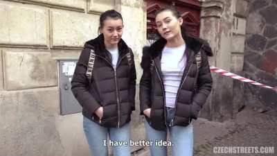 Naive Twins