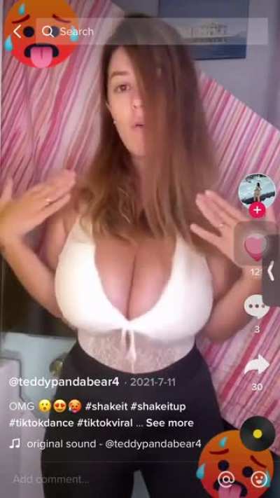 Who is this talented fine Latina girl? Hmu with the @