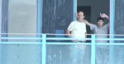 Lesbian sex draws a crowd