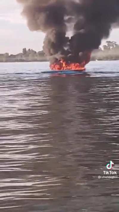 Ski boat