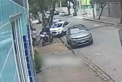 Man stops a robbery