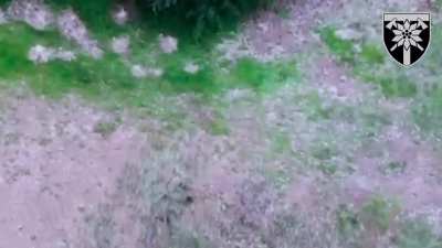 RU Soldier 🇷🇺 Trip&rsquo;s over multiple time&rsquo;s while fleeing. Flips off drone.