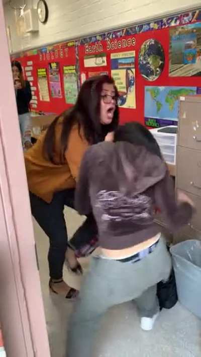 school fights 🤣