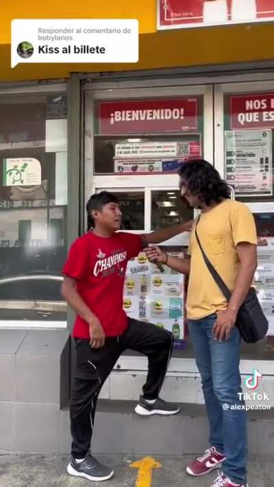 &iquest;Cu&aacute;nto gana un abre puerta del Oxxo? 