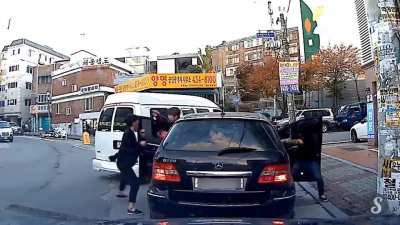 Korean gangs on the road WARNING: BRUTAL