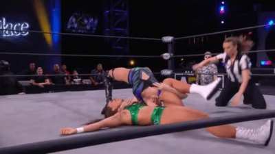 Ashley D&rsquo;amboise vs Penelope Ford
