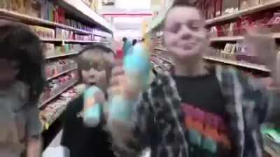 New Yung Lean just got leaked!! This one is wavy asf🌊🌊