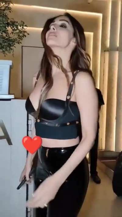 Mallika Arora in black latex laggings. Sexy mallika momy&acirc;&curren;&iuml;&cedil;