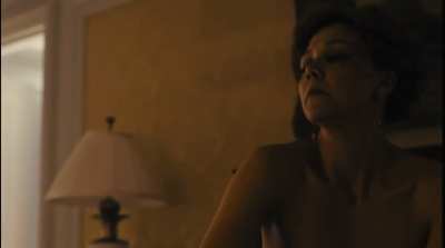 Maggie Gyllenhaal !