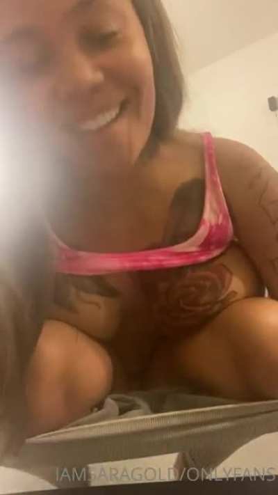 I y&rsquo;all fuck with Sara gold⁉️
