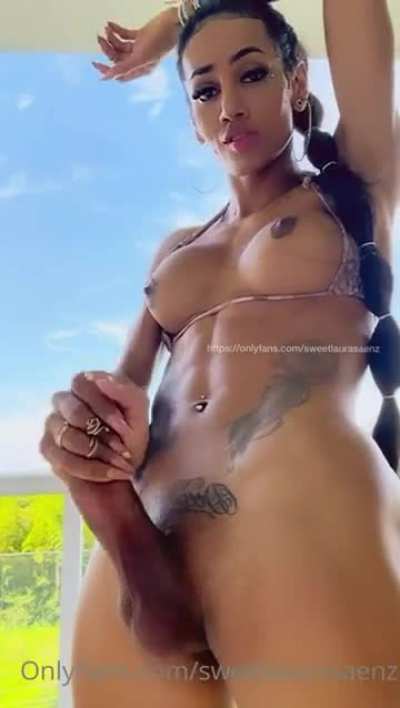 Laura Saenz
