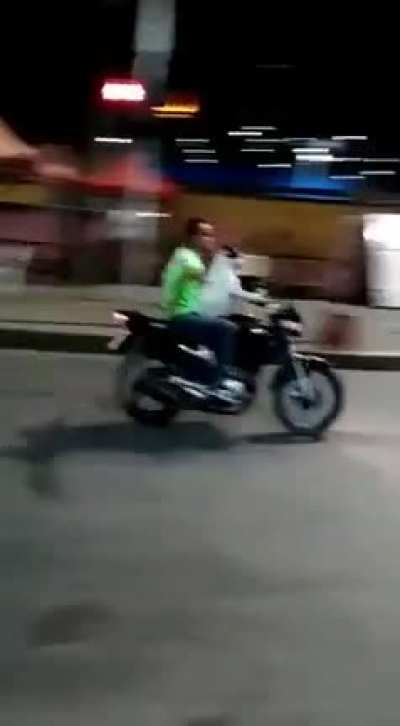amigos do tobia no trampo