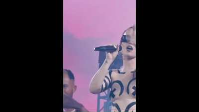 Jess Glynne